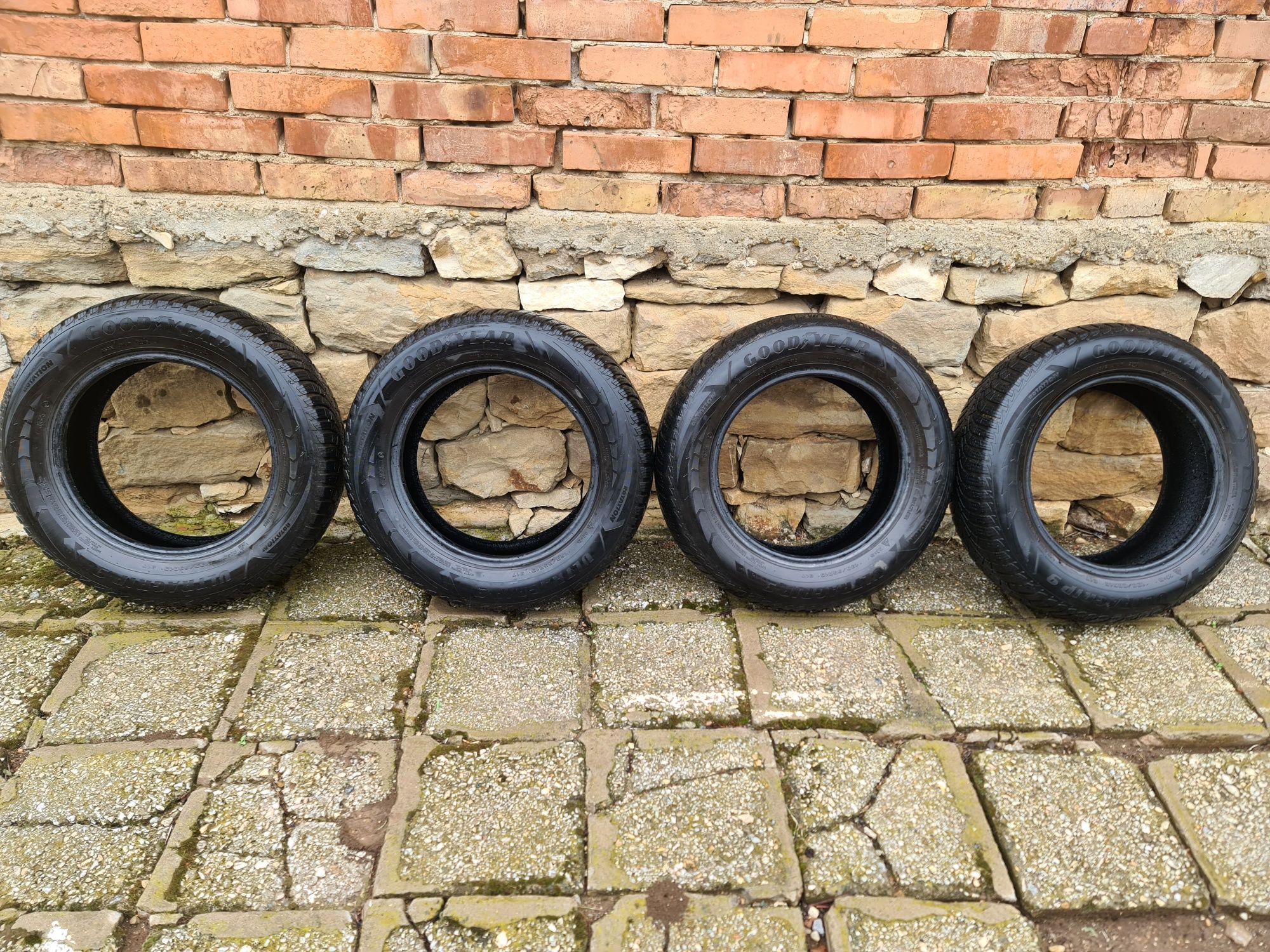 4 бр. Гуми Goodyear M+S 195/65 R15