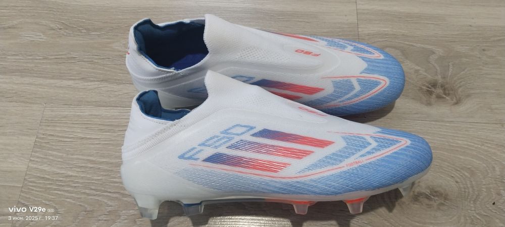 Бутсы футбольные новые