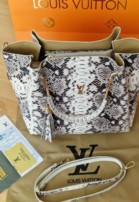 Geanta piele naturala LV,model croco,logo metalic auriu,saculet, etich