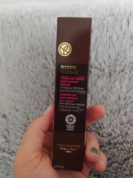 Cremă de ochi antirid