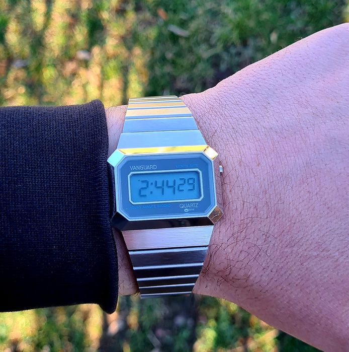 Ceas Vanguard LCD Digital Electronic Barbati Retro Vechi Accesorii