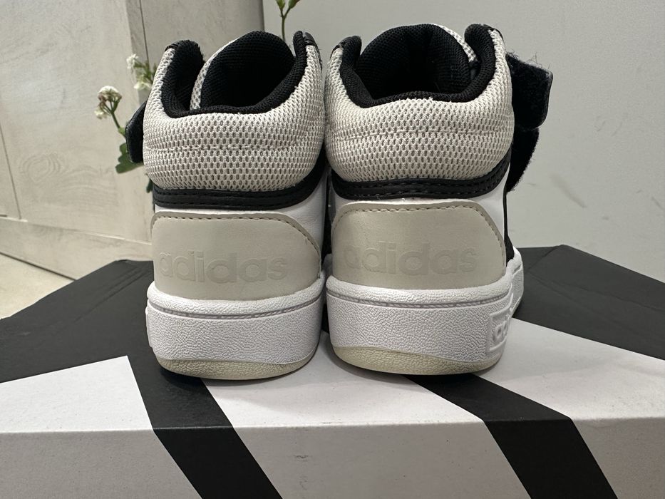 Спортни обувки Adidas