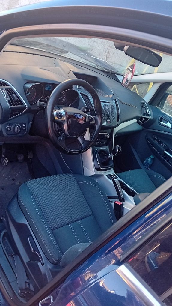 Vând Ford grand c max