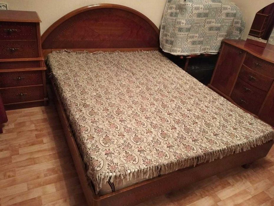 Продам кровать двуспальную