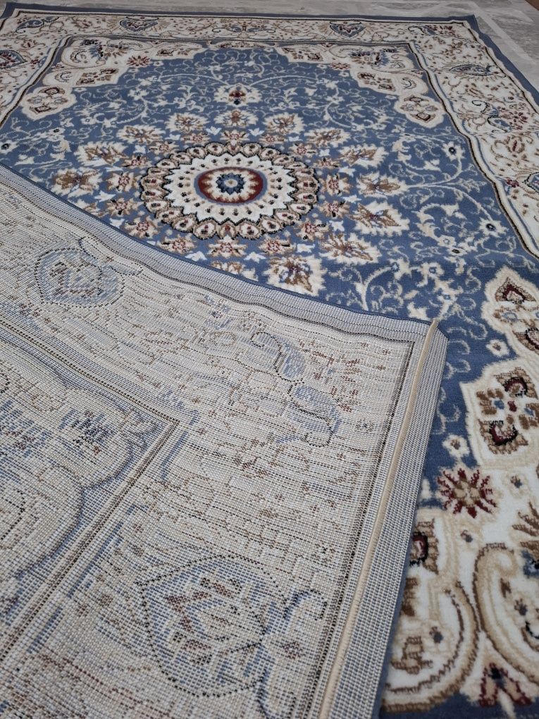Продам новый ковер 180×260см