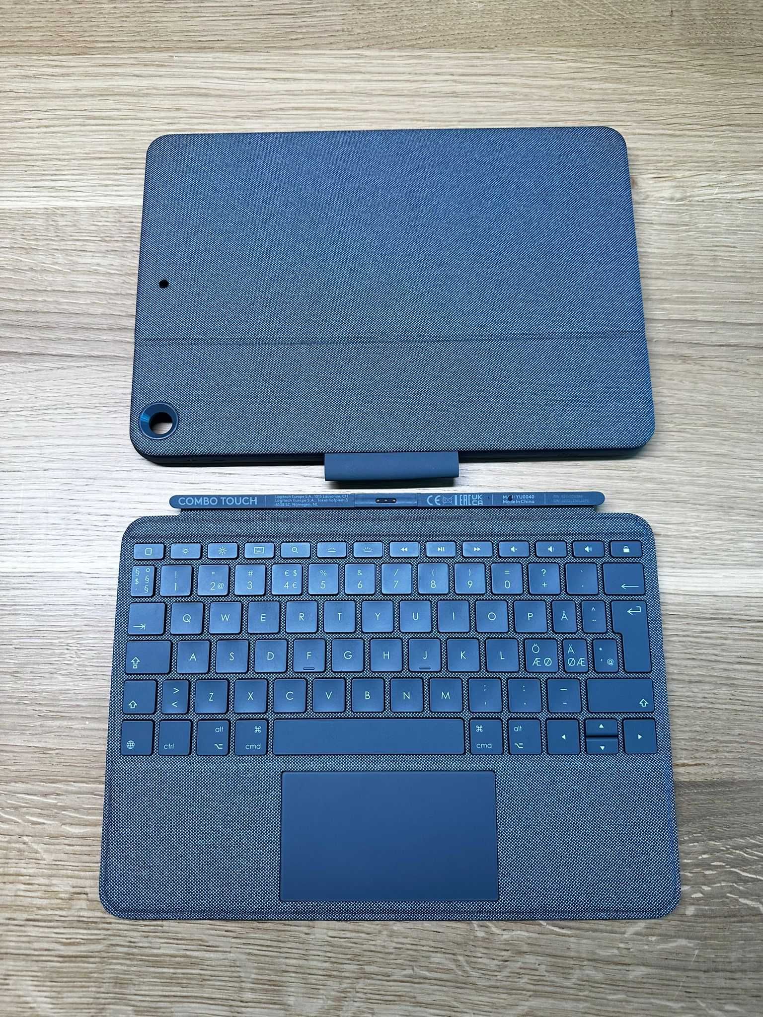 Husa Ipad 7 8 9 Logitech Combo Touch Tastatura+Pad