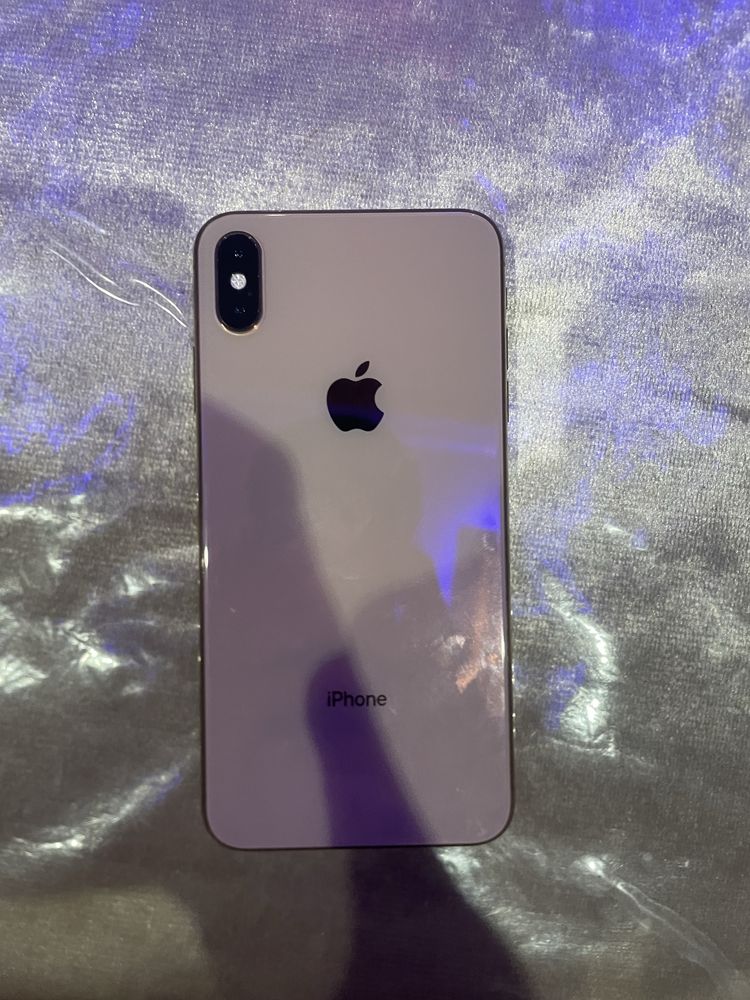 Iphone xs max gold ekran arginalga alishgan ideal tel 64 tali 74 batar