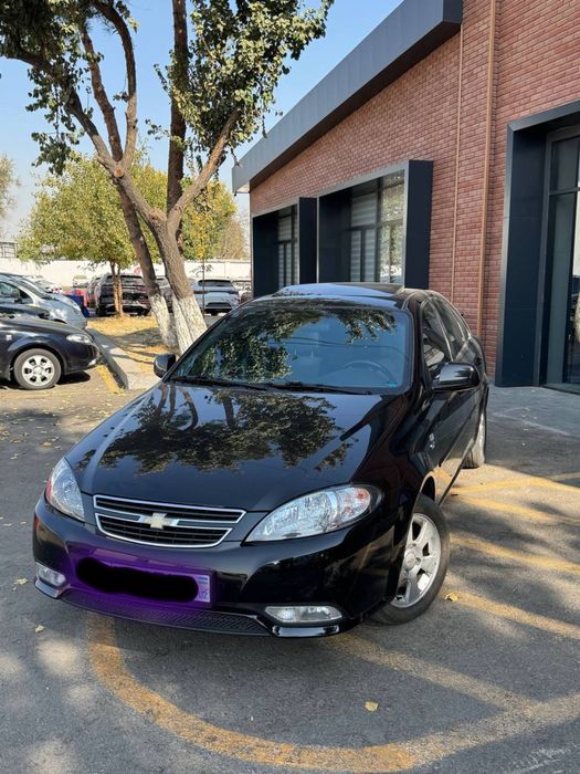 Gentra 2023 Yil  3 pozitsiya elegant plus rangi qora prapan bor