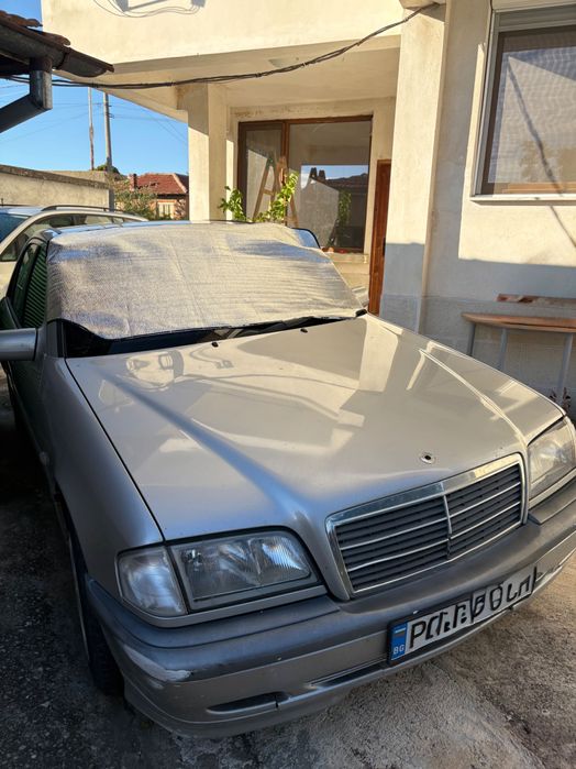 Mercedes-Benz C220
