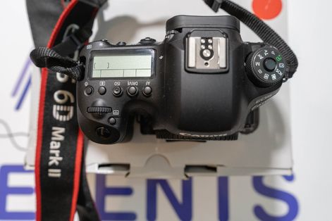 Canon EOS 6D Mk II + accesorii