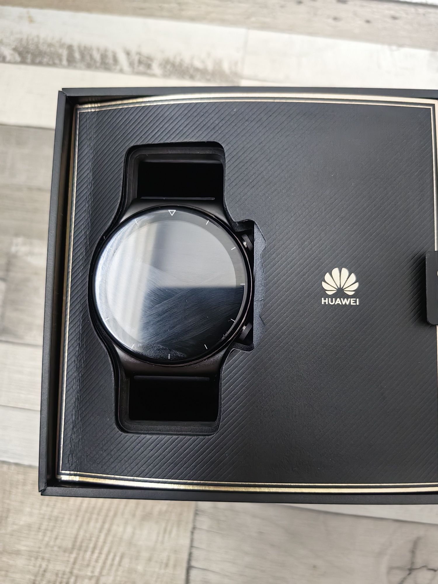 Смарт часовник Huawei GT 2 pro + подаръци