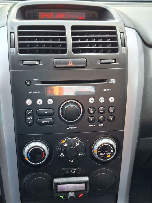 Vând Suzuki Grand Vitara 1.6 Benzină 4x4