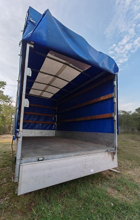 Remorcă / Remorci cu Prelată 2500 kg, 750 kg Germnaia