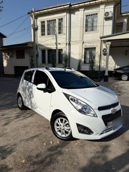 Oq Spark avtomat.Toliq tanirovka qilingan.Yurish zor