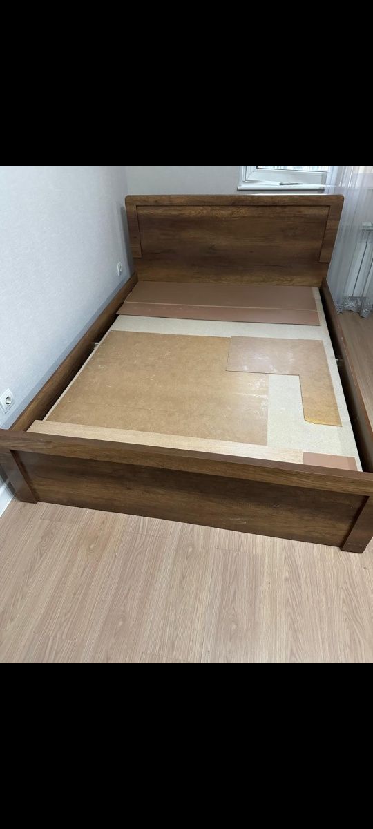 Продаётся двухспальная кровать