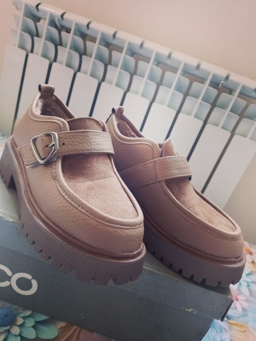 Ichi patli qishki oyoq kiyim