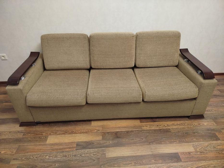 Продаю диван в отличном состоянии