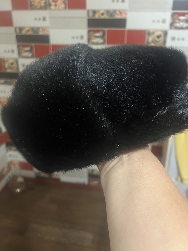 Продам зимнию мужскую шапку нерпа