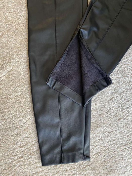 ZARA кожен панталон.