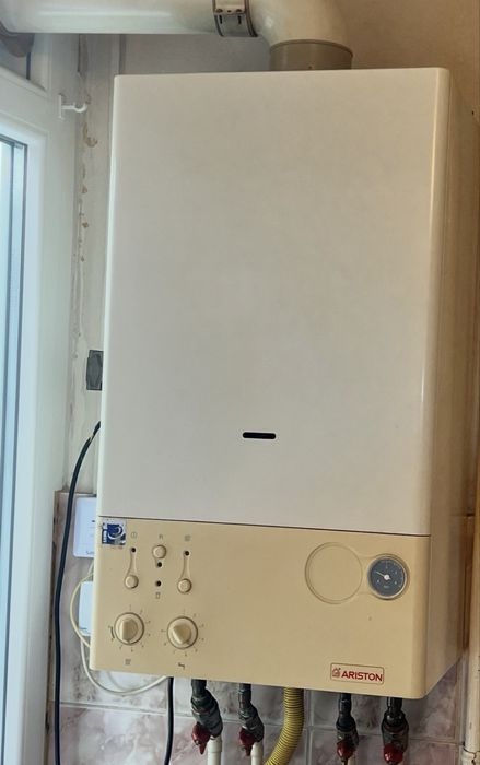 Centrala gaz Ariston perfect functionala