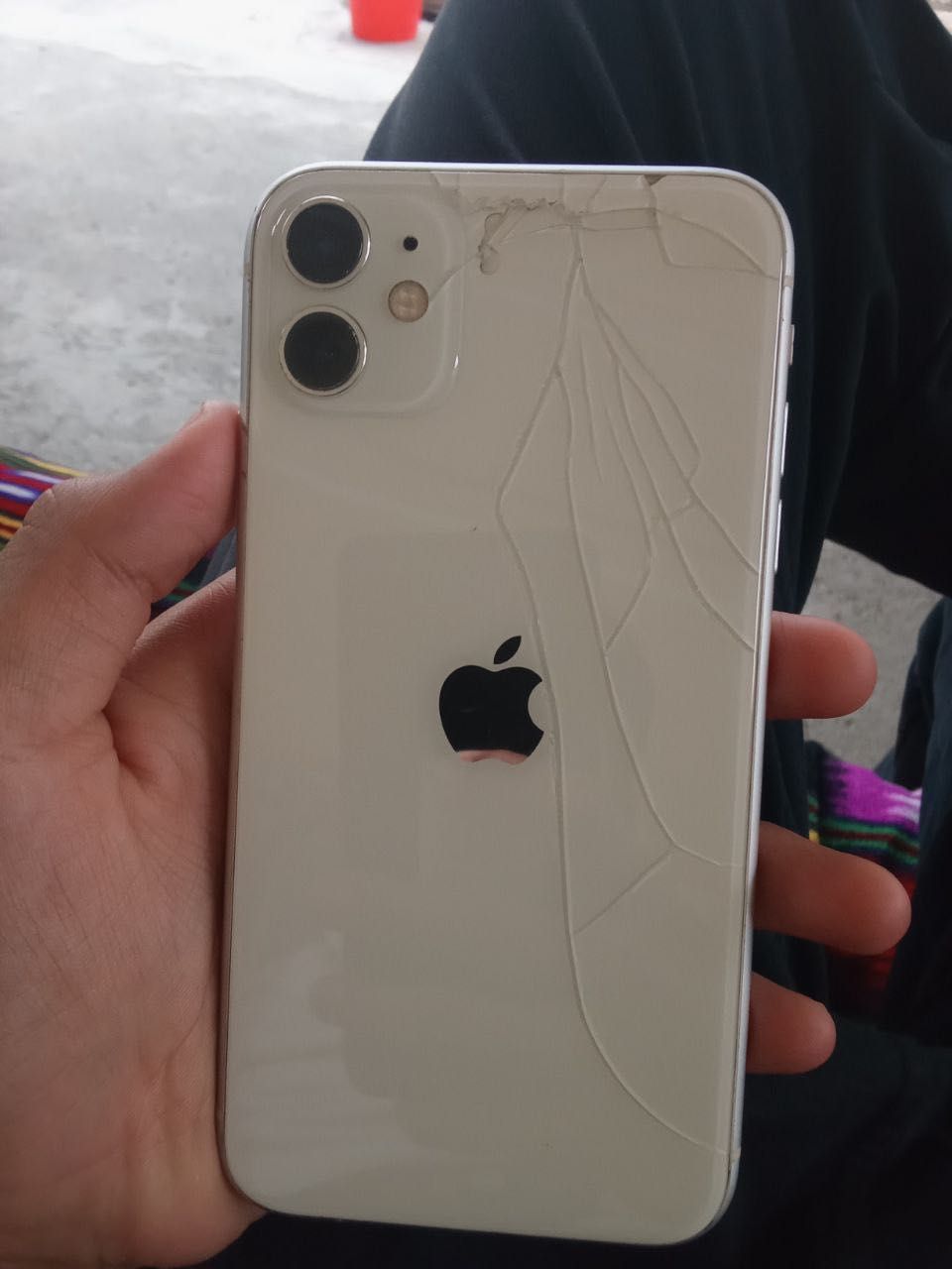Iphone 11 64gb 83 yomkist radnoy aybi orqa oyna singa face ishlamidi