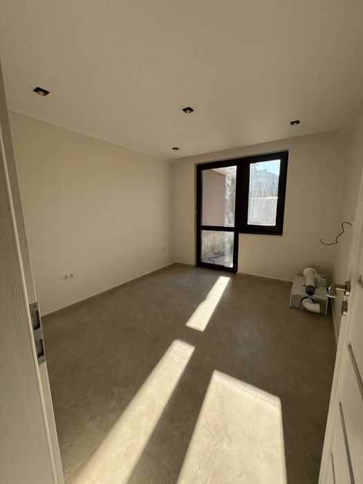 Дава се под наем Магазин в Казанлък - 50 кв.м за 89250 € - Снимка #2