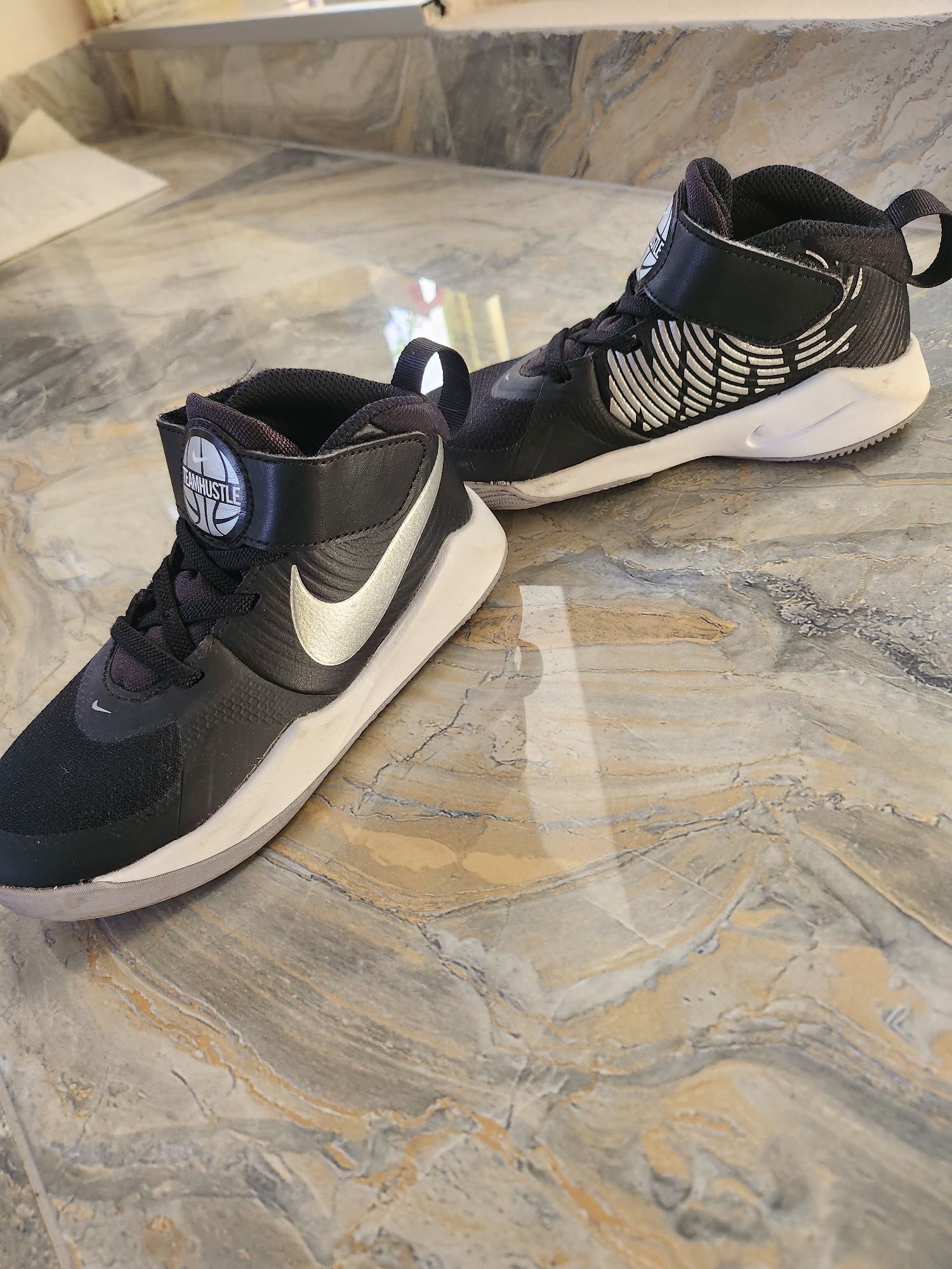 Високи обувки nike