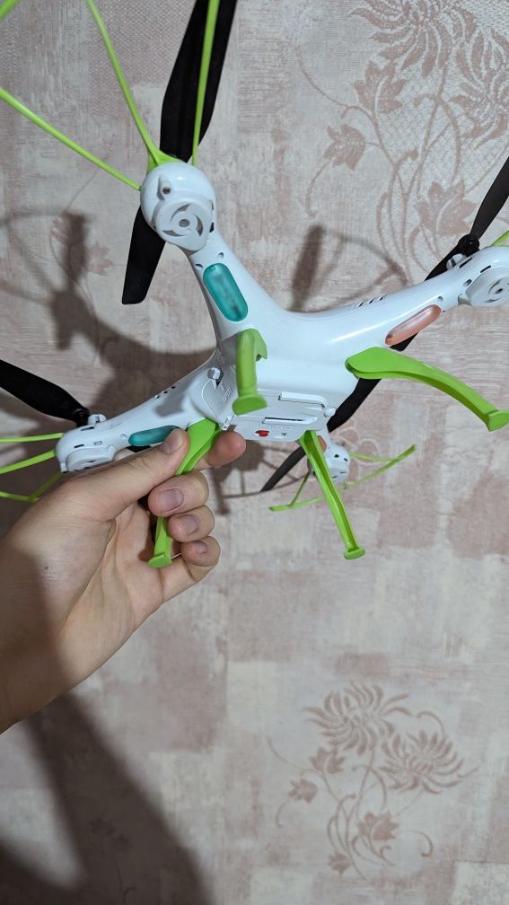 Дрон(квадрокоптер)Syma 5HC