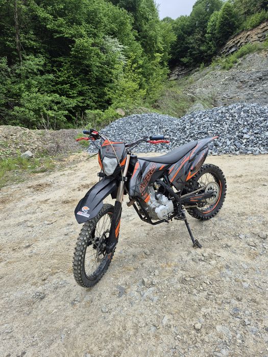 Vând cross alfarad 250cc