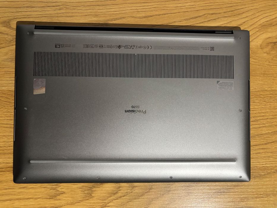 Dell Precision 5570 i7 gen12 32gb RAM RTX A1000