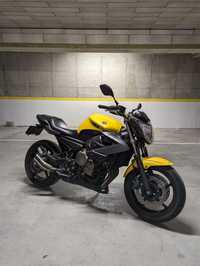 Yamaha XJ6 motocicleta