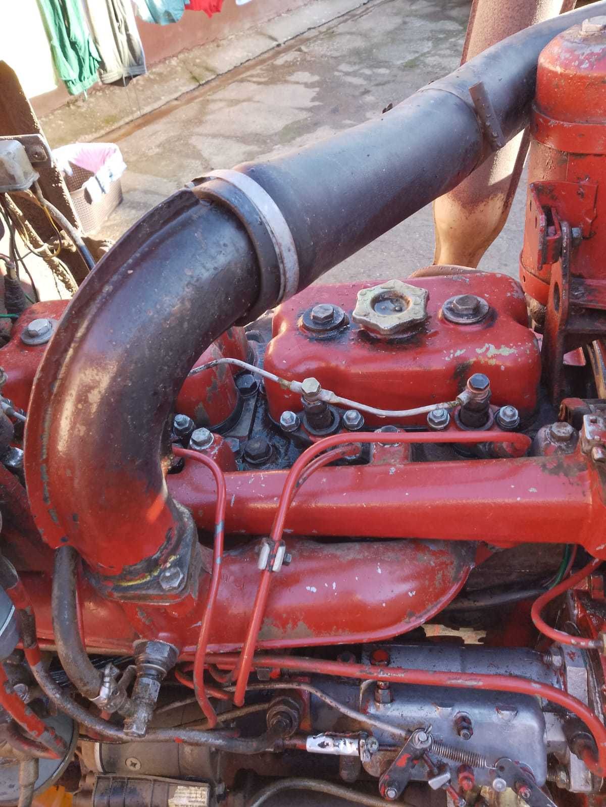 De vânzare Tractor UTB 550