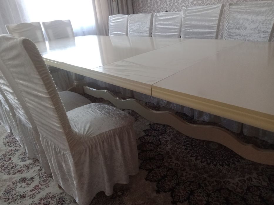 Стол для гостиной