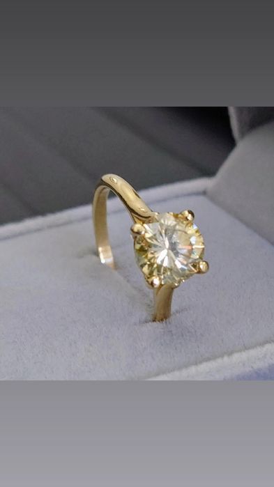 Inel aur cu diamant natural de 2 karatr