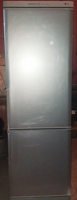 Продам холодильник