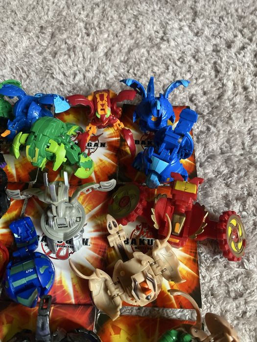 Colecție Bakugan Noi si vechi
