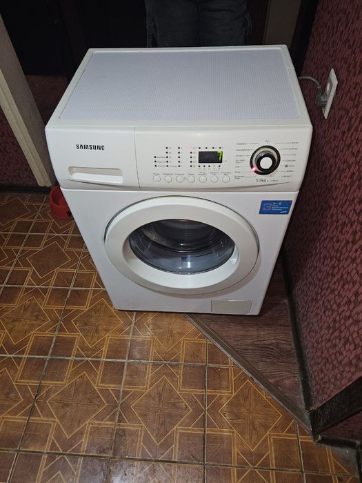Продаётся стиральная машина самсунг