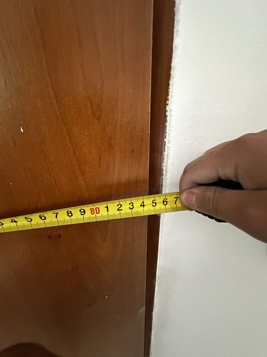 Vand doua usi utilizate aproape noi