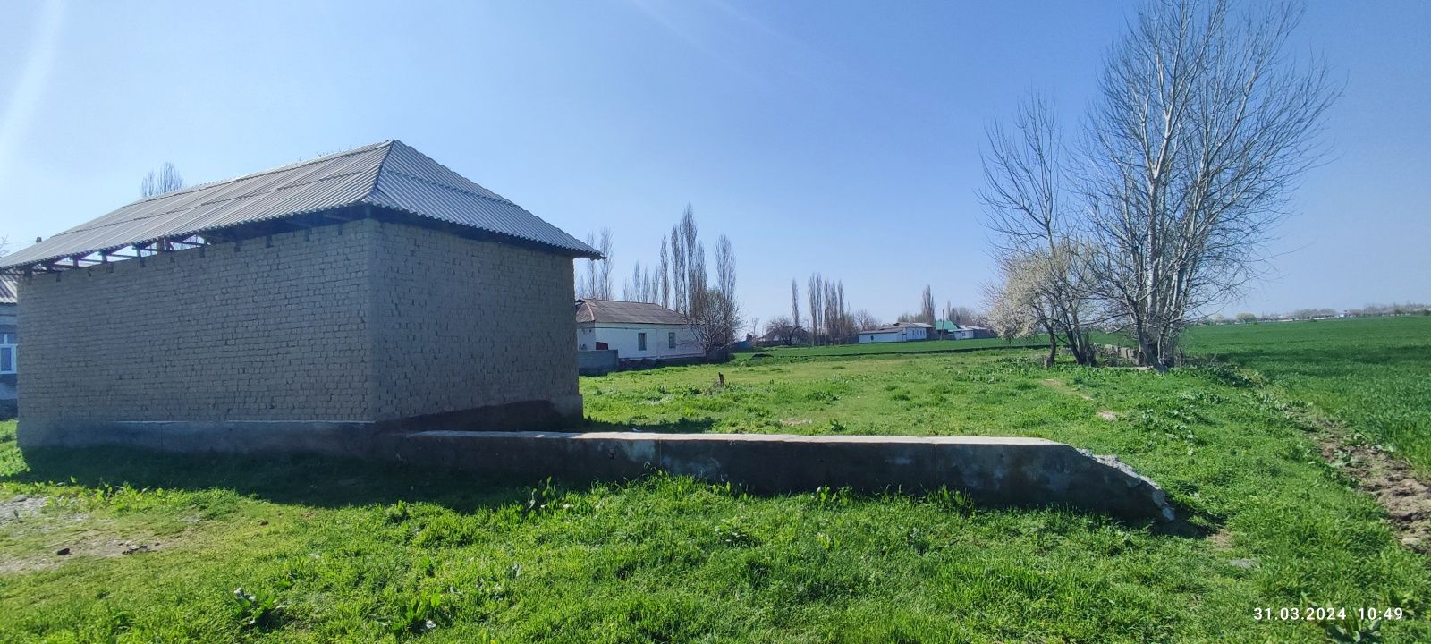 Продам участок с времянки