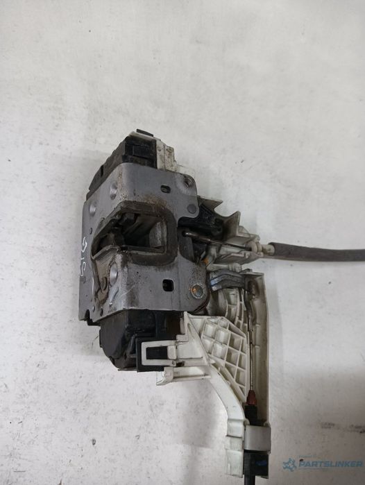 Broasca usa stanga fata MERCEDES-BENZ SPRINTER 3,5-t Box 906 2006 - > 45111168
