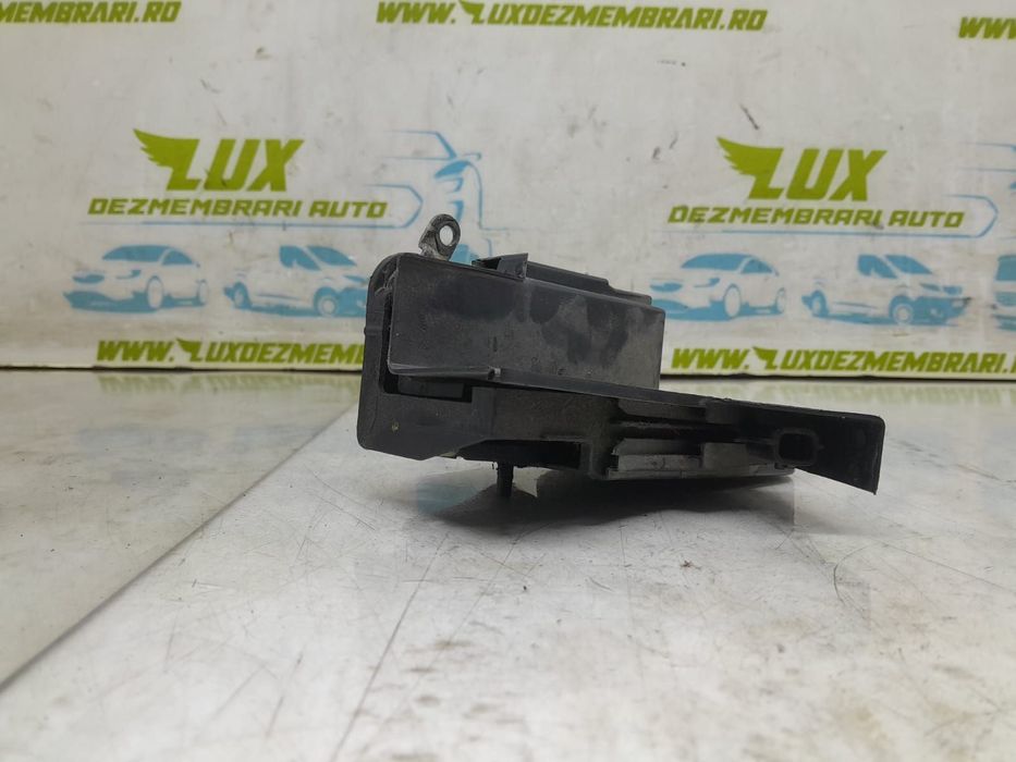 Broasca incuietoare usa dreapta spate 825022281rf Dacia Sandero 2 [20