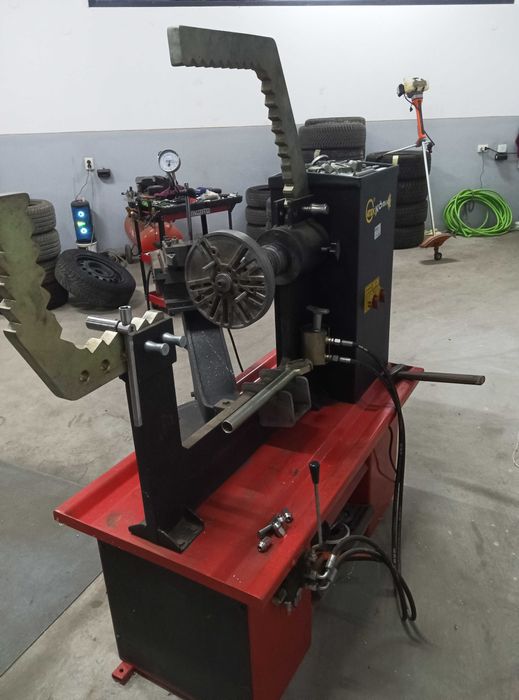 Машина за изправяне на Алуминиеви джанти