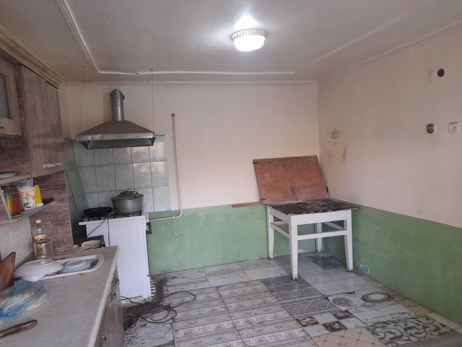 NURAFSHON SH. Uy sotiladi 3 sotix 3 xona