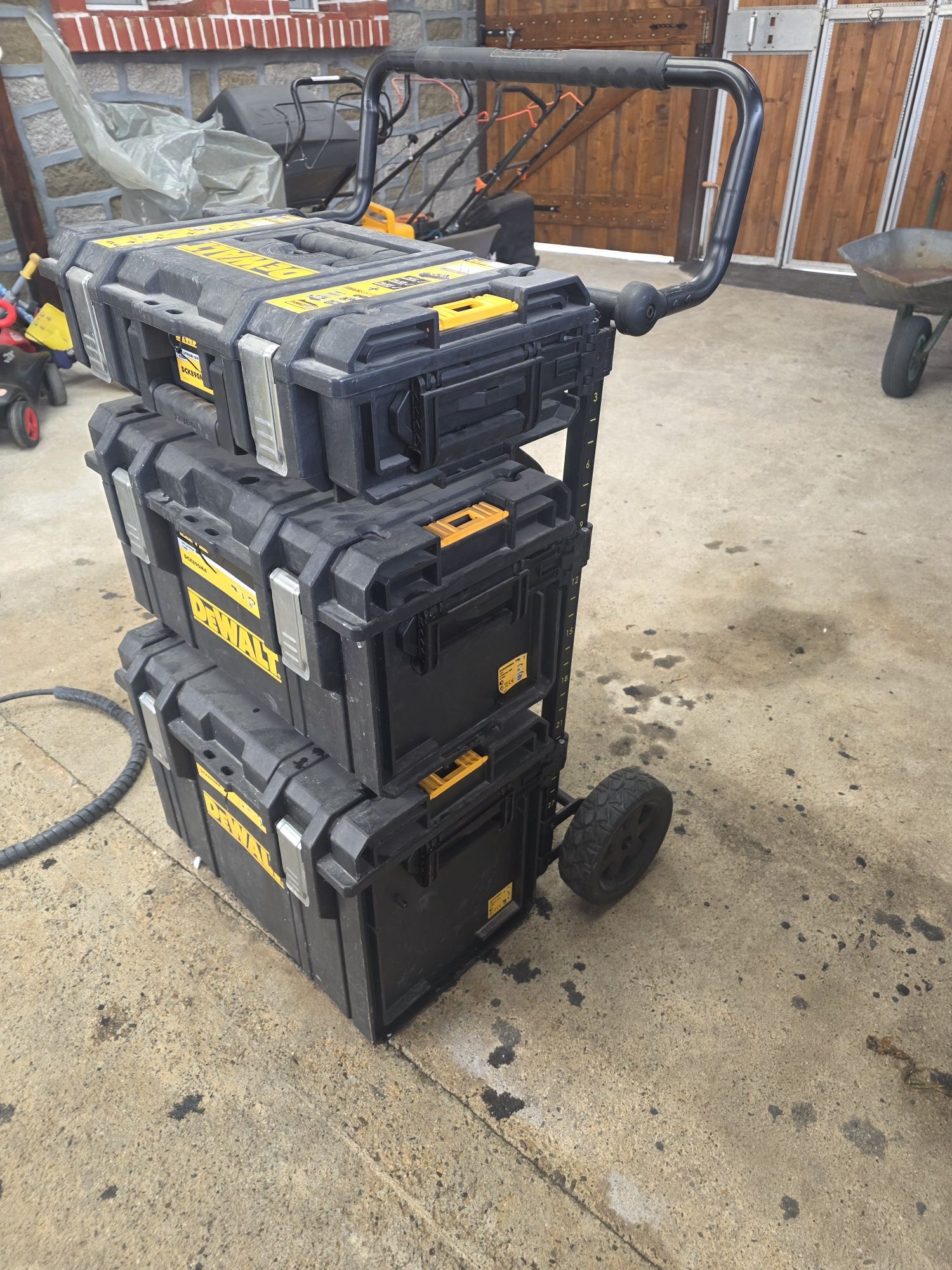Куфар за инструменти Dewalt