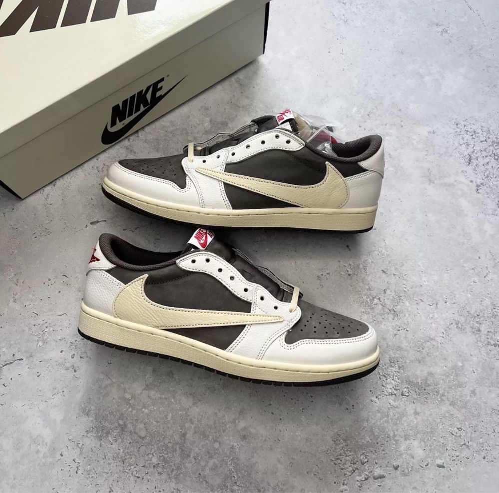 Sneakers Low Travis Scott Reverse Mocha - STOC LIMITAT