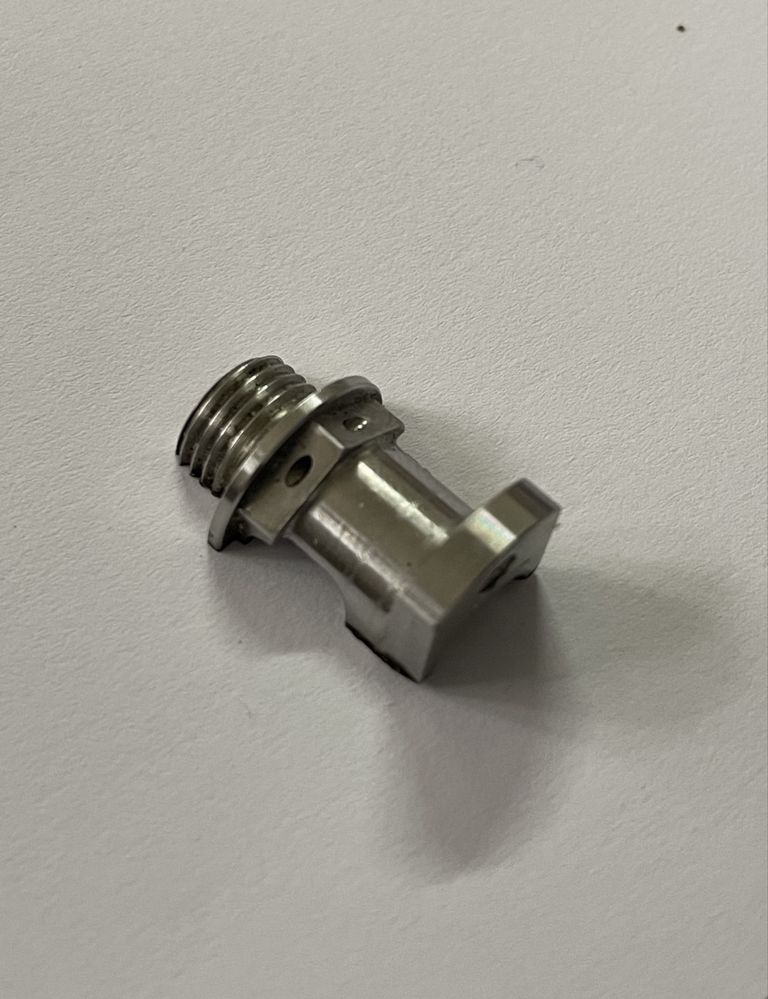 CNC Струг с ЦПУ - 4 осен с Ц ос (C axis) Стругов център
