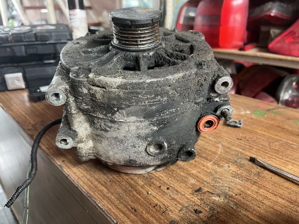 Alternator mercedes c 220 cdi racire apa