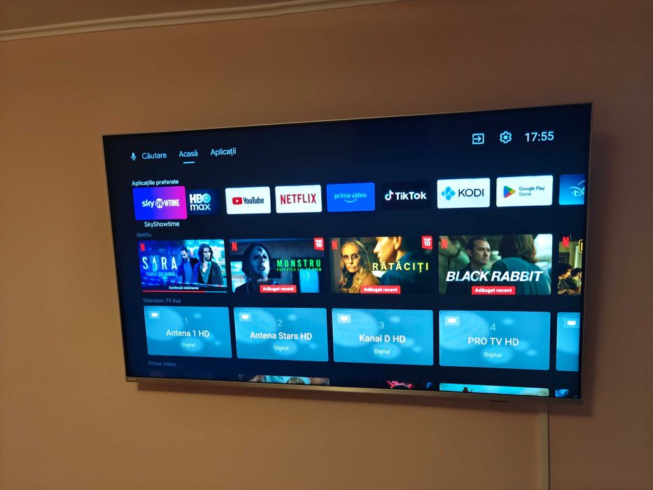 Televizor Smart 4K LED Philips 139cm cu Android si Ambilight 55PUS8807