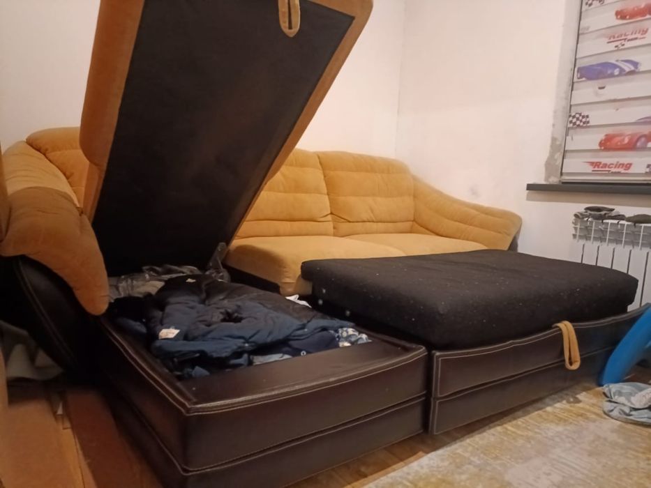 Продается диван угловой почти новый