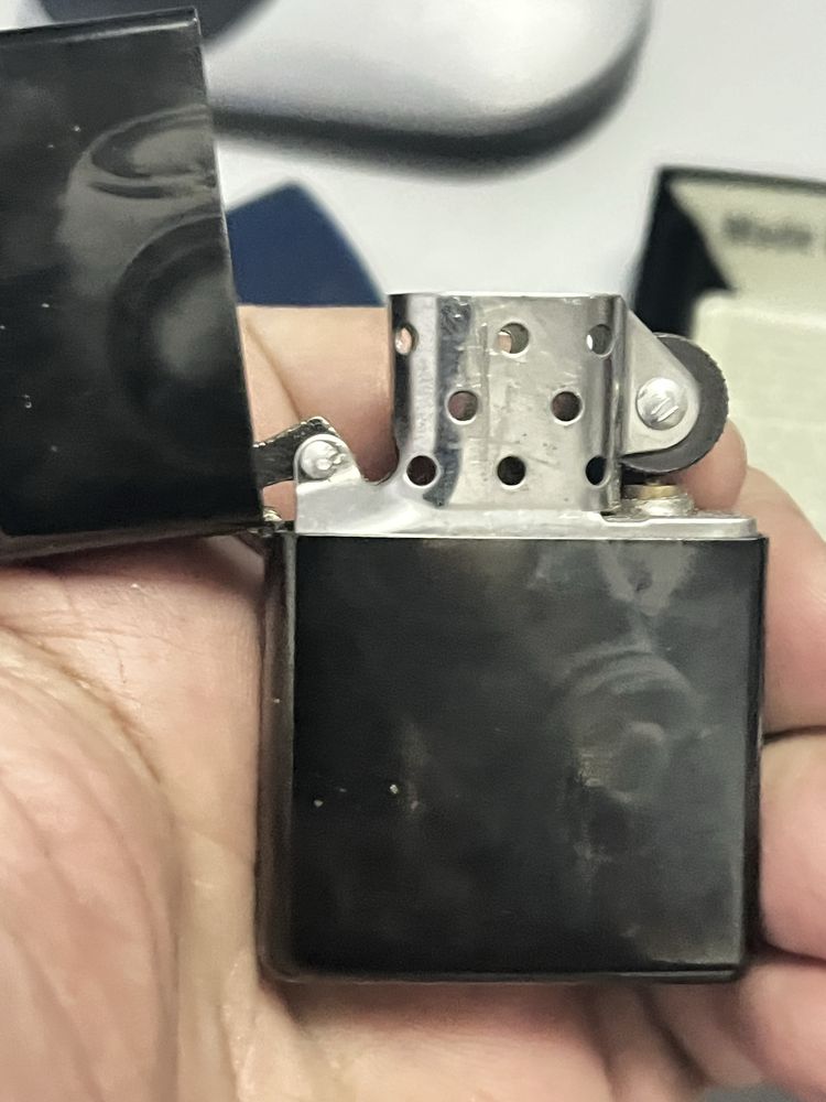 Продам оригинальную ZIPPO